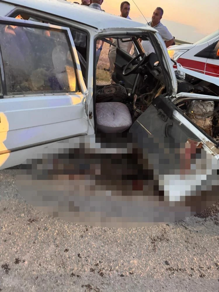 Aksaray’da düğün konvoyunda iki otomobil çarpıştı, 2 kişi ağır yaralandı