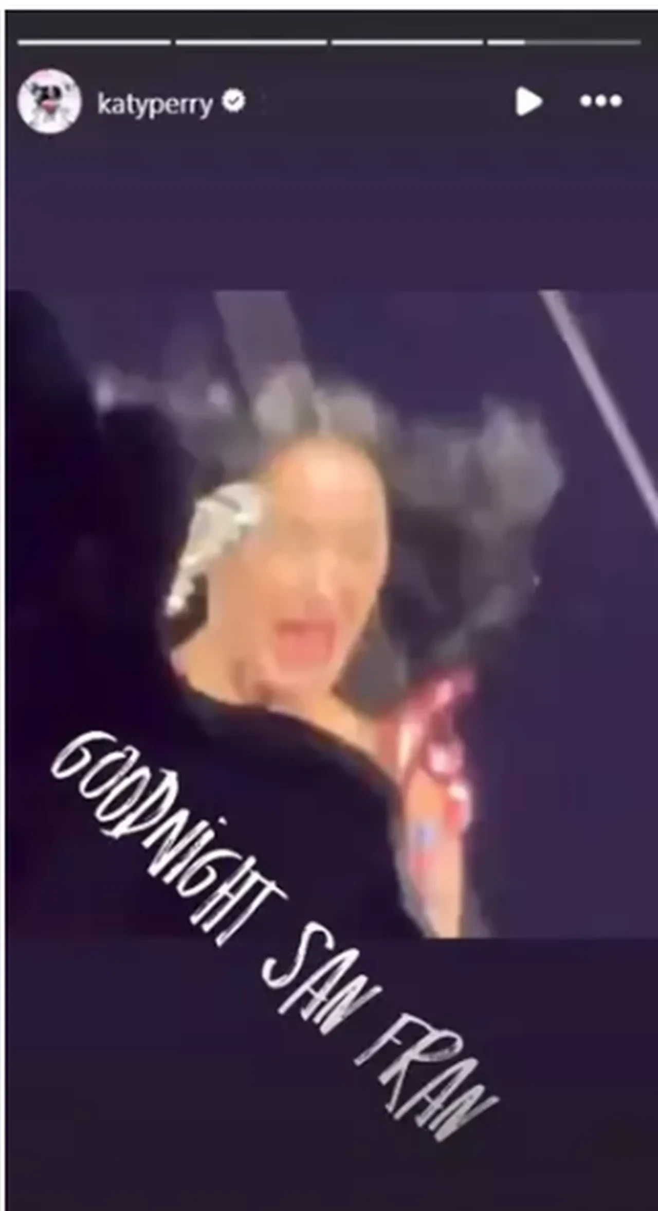 Katy Perry konserinde herkesi korkuttu! Düşmekten son anda kurtuldu 