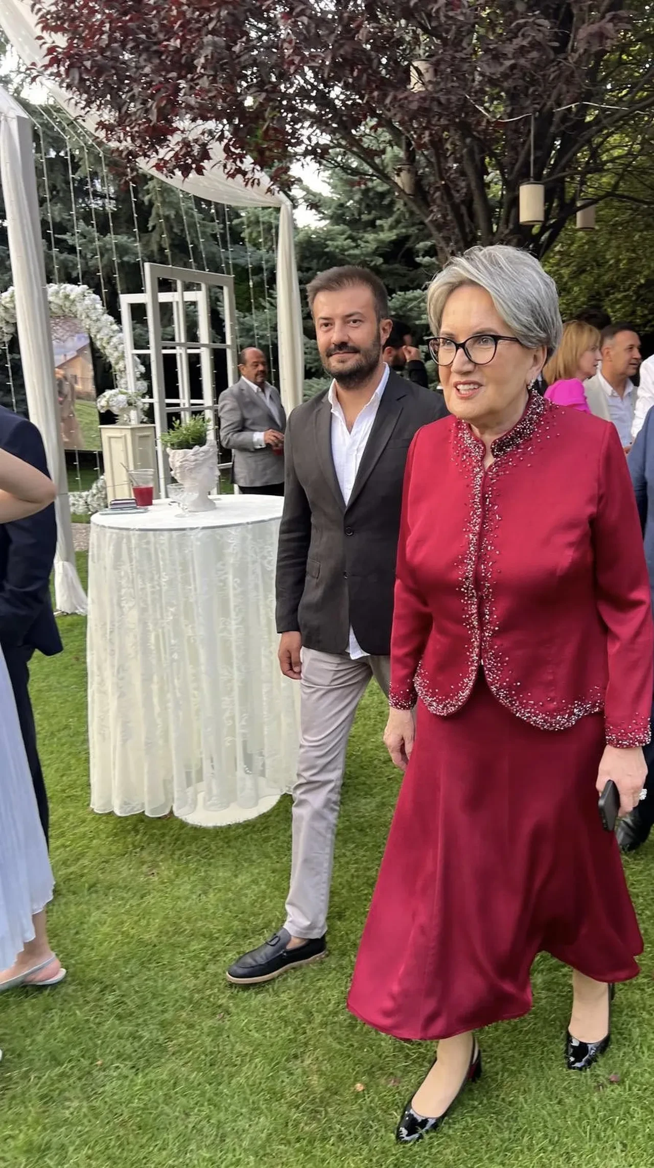 Meral Akşener aylar sonra ortaya çıktı! Yeni imajı oldukça dikkat çekti