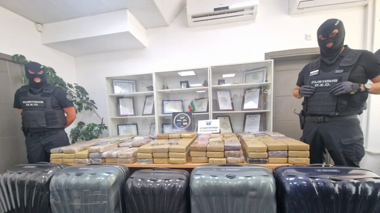 Türkiye'ye giriş yapacaktı: Diplomatik plakalı araçta rekor kokain! Piyasa değeri 550 milyon TL