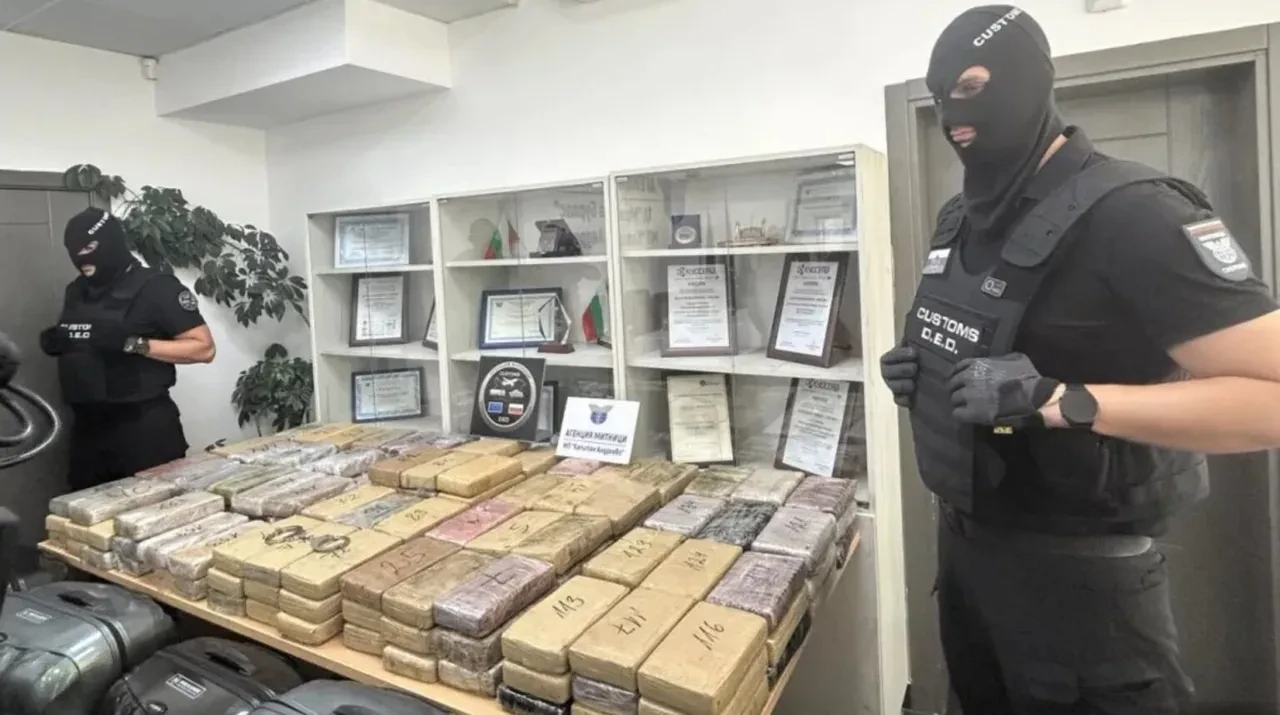 Türkiye'ye giriş yapacaktı: Diplomatik plakalı araçta rekor kokain! Piyasa değeri 550 milyon TL