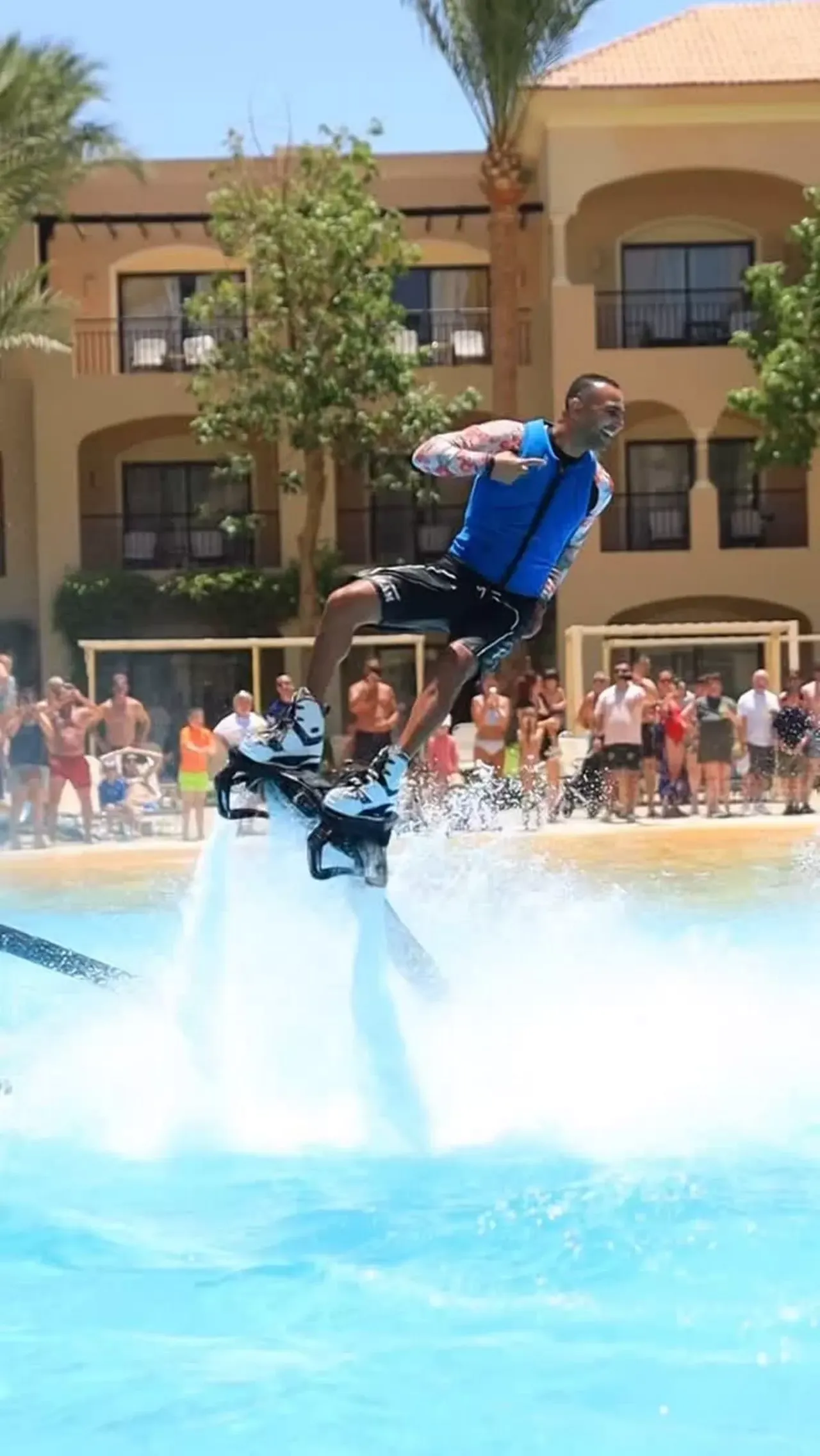Ünlü dublör flyboard yaparken yere çakıldı! Yüzlerce kişinin önünde korkunç ölüm