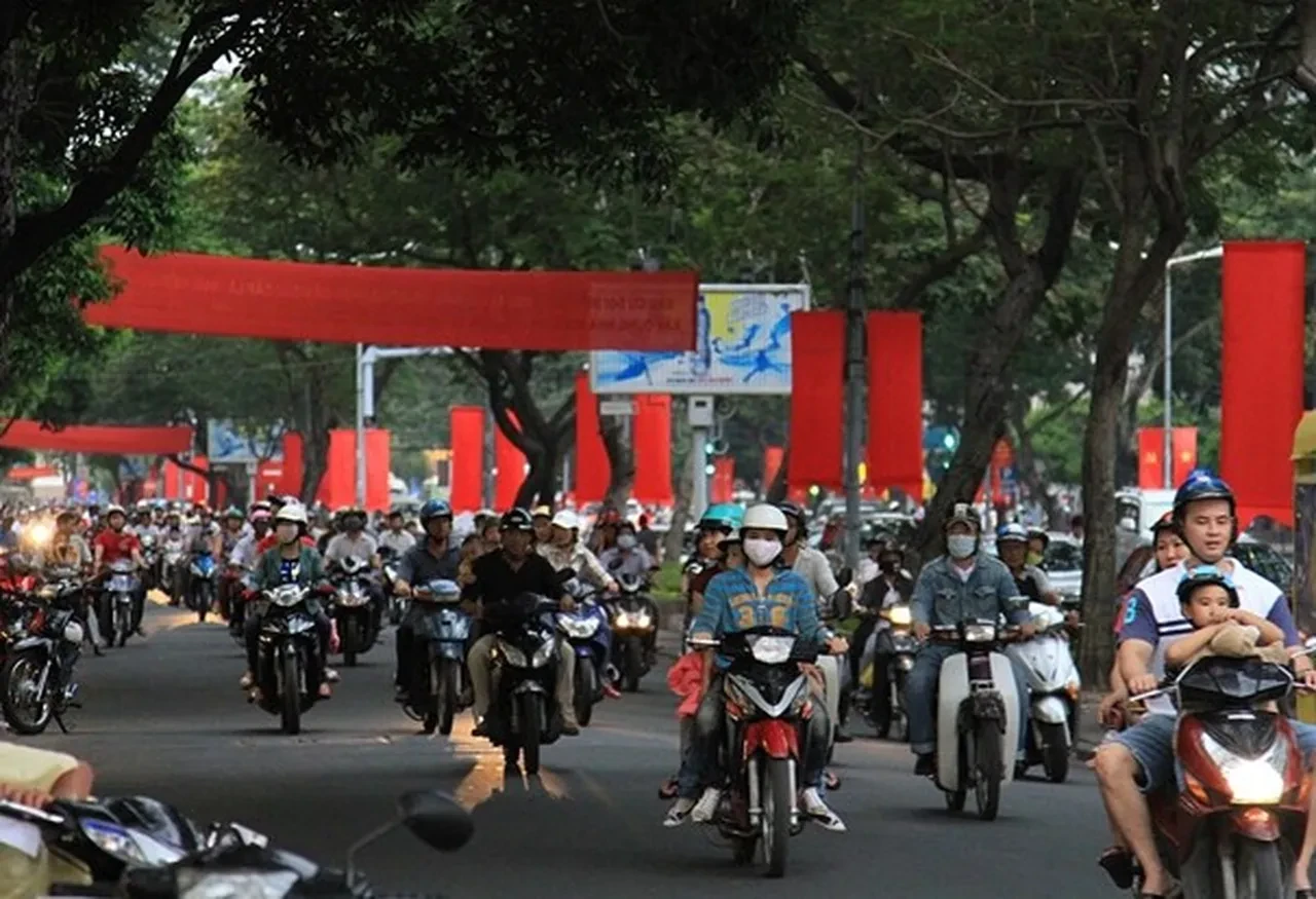 Benzinli motosikletler yasaklanıyor: Sırada otomobiller var