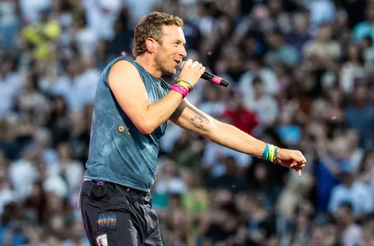 Coldplay konserinde yasak aşk ifşasına Chris Martin'den uyarı 