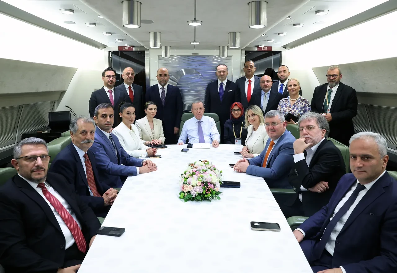 Cumhurbaşkanı Erdoğan'dan LGS açıklaması! CHP'ye sert sözlerle yüklendi: Çok büyük bir terbiyesizlik