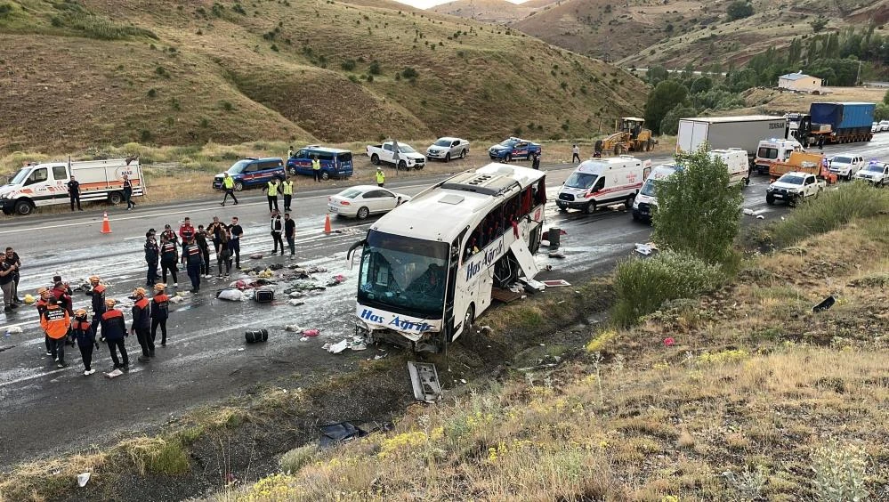 Sivas'ta otobüs kazasında ölenlerin kimlikleri belli oldu