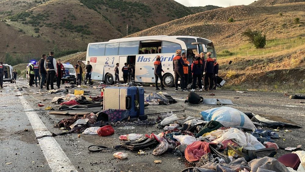 Sivas'ta otobüs kazasında ölenlerin kimlikleri belli oldu