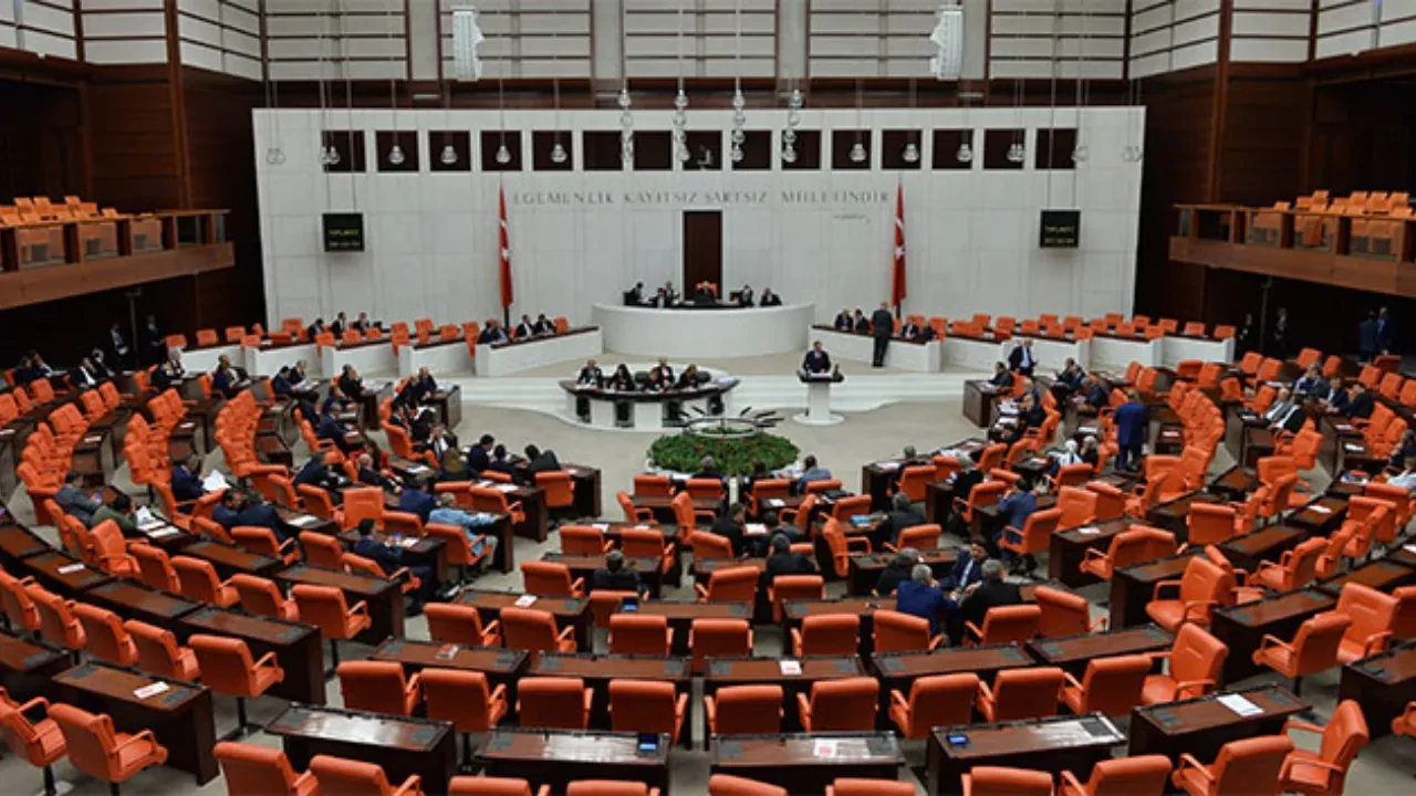 Meclis tatile girdi mi? 2025 TBMM açılış tarihi belli oldu