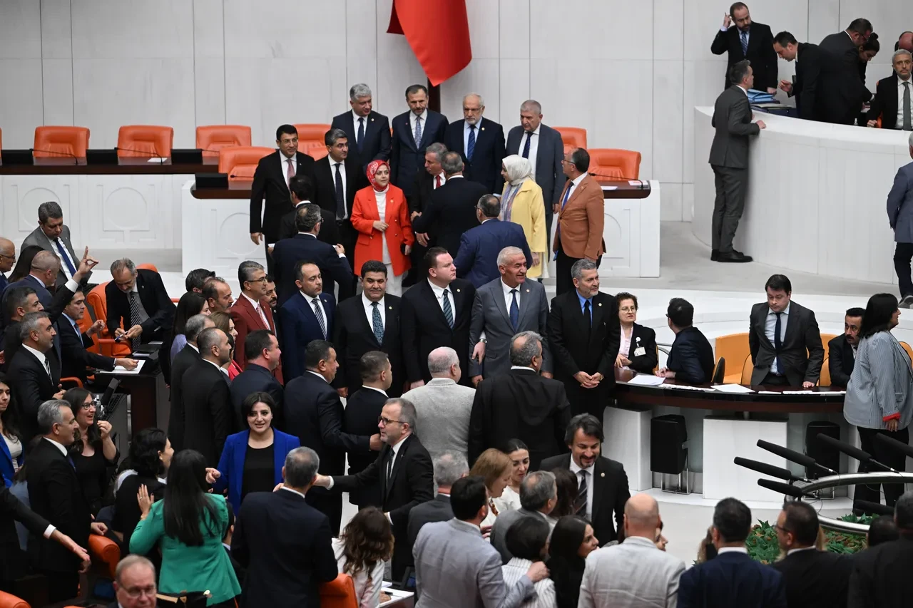 Meclis tatile girdi! Milletvekillerinden hatıra pozu