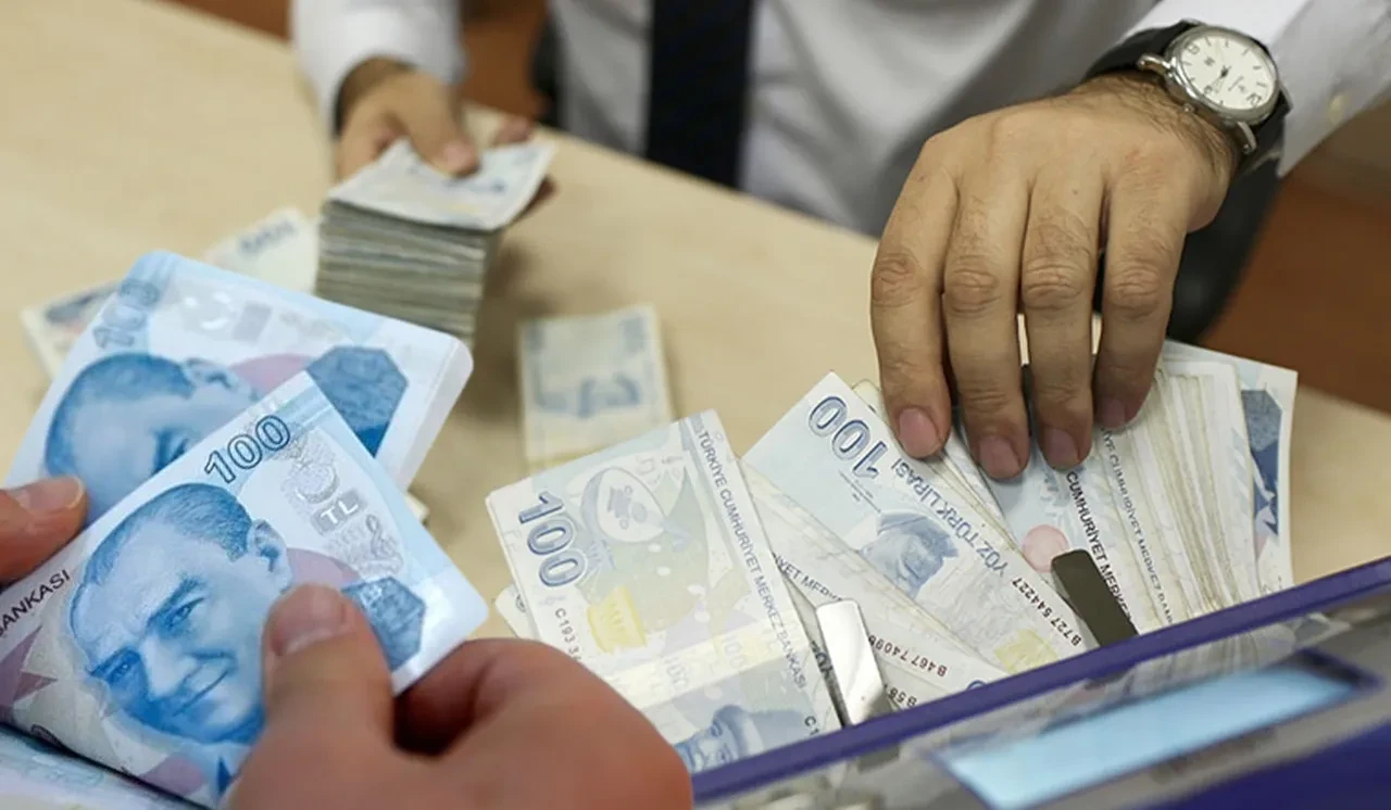 Memur ve memur emeklilerinin maaş farkları ne zaman yatacak? Gözler SGK ve Bakan Işıkhan'da