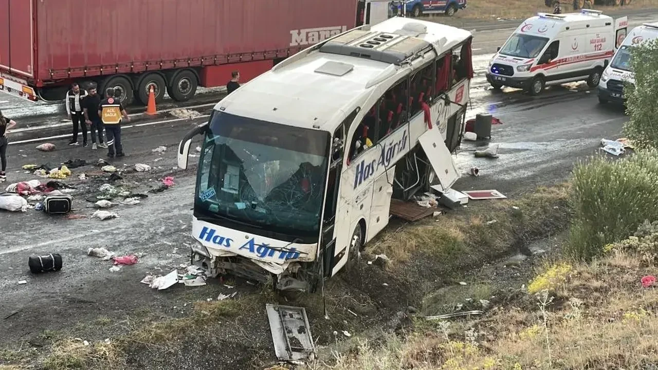 Sivas'ta otobüs kazasında ölenlerin kimlikleri belli oldu