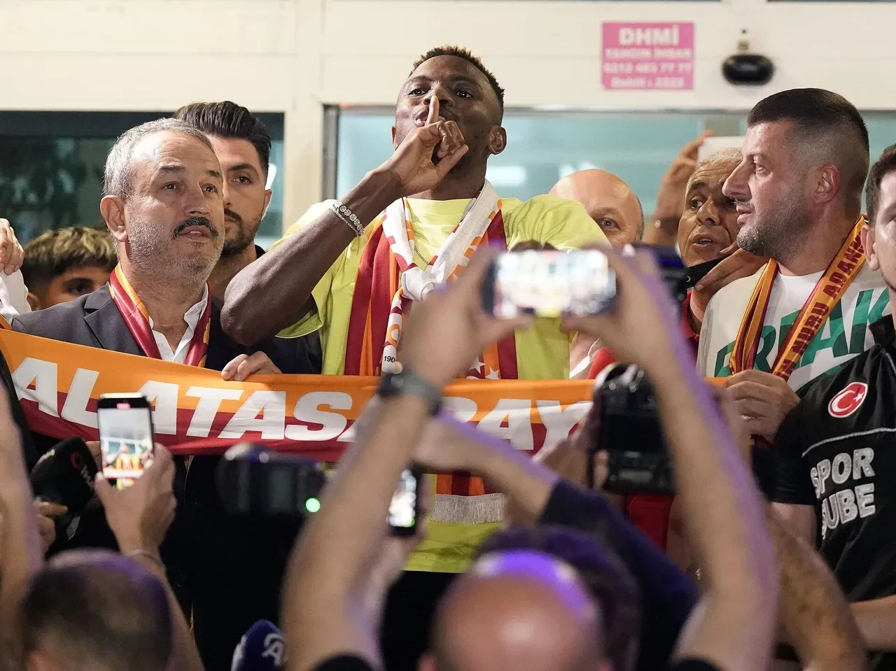 Victor Osimhen İstanbul'a geliyor! İşte anlaşmanın tüm detayları