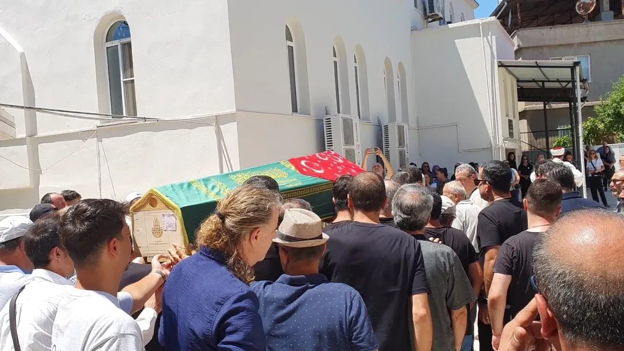Yarış spikeri Esen Gök toprağa verildi! Sevenlerini gözyaşlarına boğdu