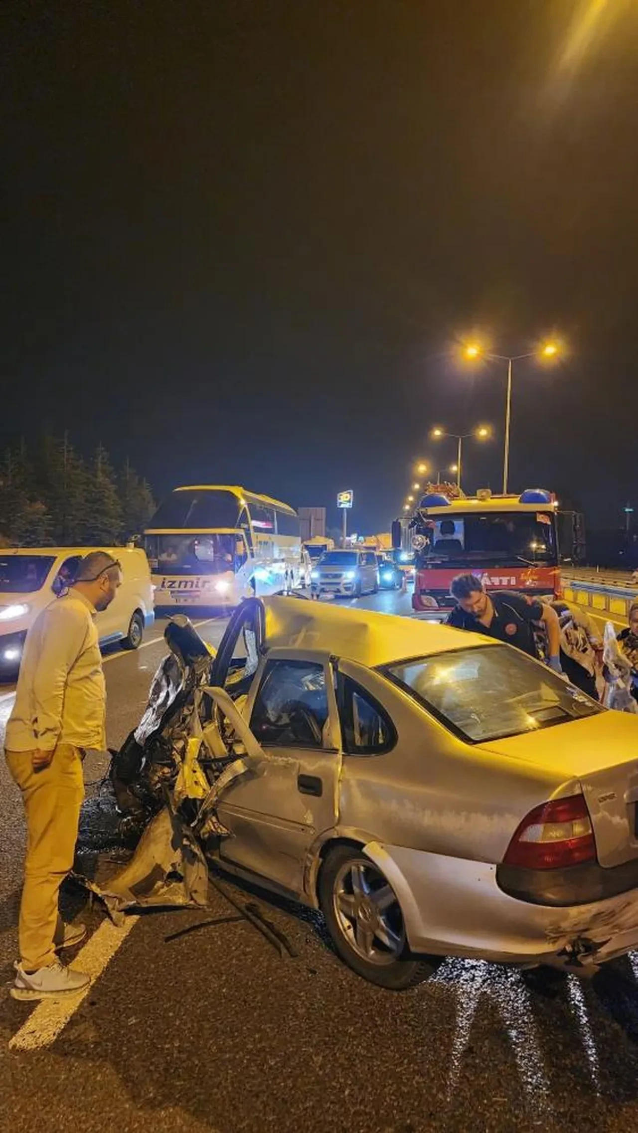Ankara’da ters yön faciası! İki can aynı anda söndü, kaza sonrası görüntüler yürekleri dağladı