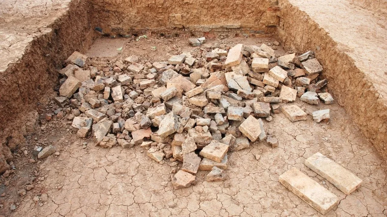 Arkeolojik kazıda 3000 yıllık eşyalar: Roma dönemi ve Tunç Çağı'ndan kalma