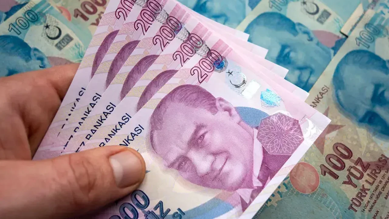 Asgari ücrete ara zam! KKTC'de en düşük işçi maaşı belli oldu