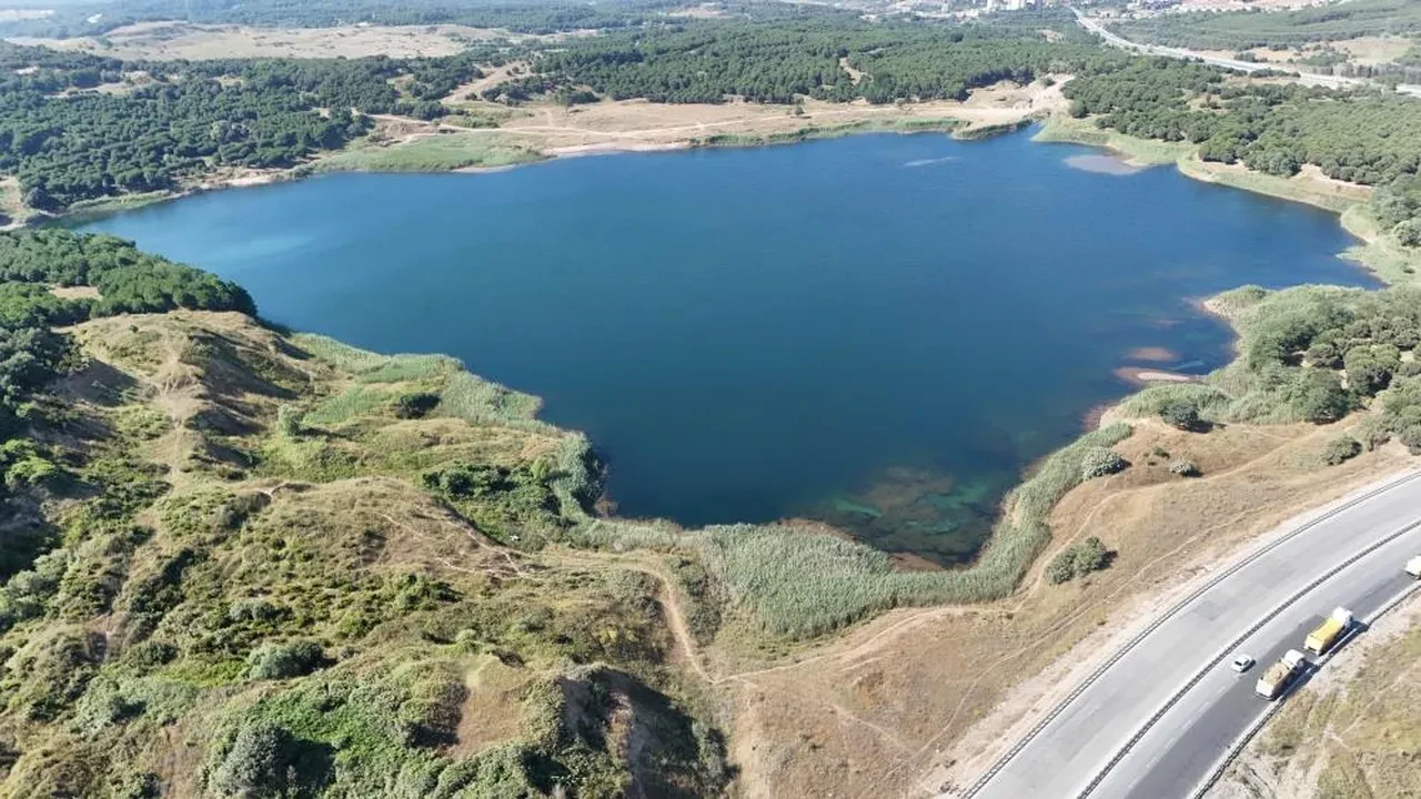 Bakanlık 'sit alanı' dedi, CHP'liler doğa katliamını savundu