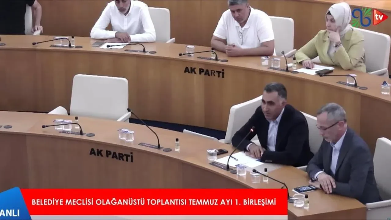 Bakanlık 'sit alanı' dedi, CHP'liler doğa katliamını savundu