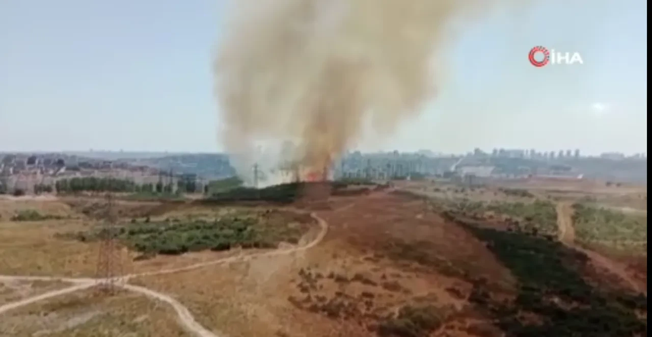 Başakşehir'de korkutan yangın! Ekipler seferber oldu