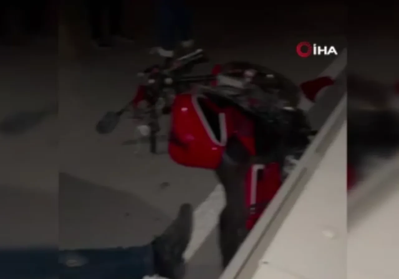 Başıboş manda dehşet saçtı! Zincirleme kazada 3 kişi yaralandı