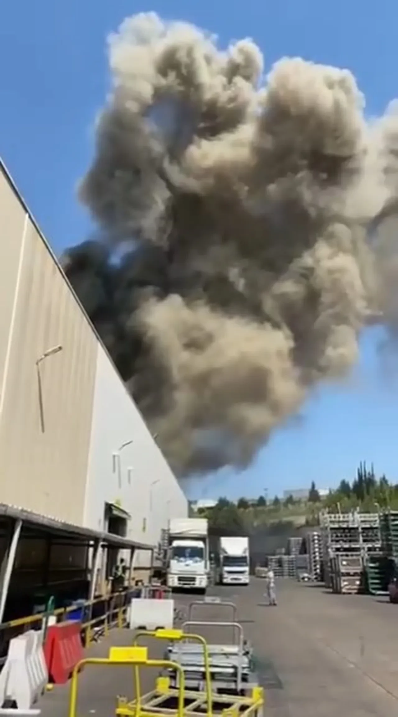 Bursa'da korkutan yangın! İtfaiye ekiplerinin mücadelesi sürüyor