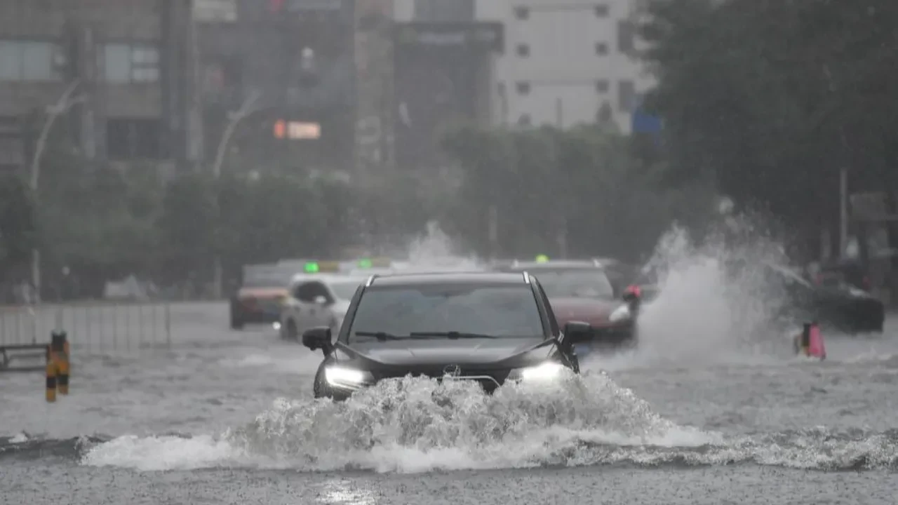 Çin'de sel felaketi: Çok sayıda kişi kayboldu, cansız bedenler bulundu