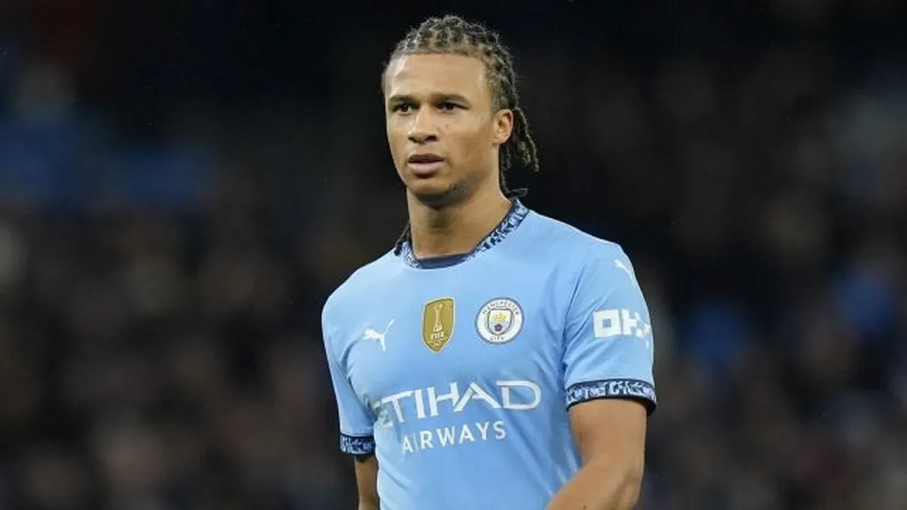 Galatasaray Manchester City'in kapısını çalıyor! Önce kaleci şimdi stoper 