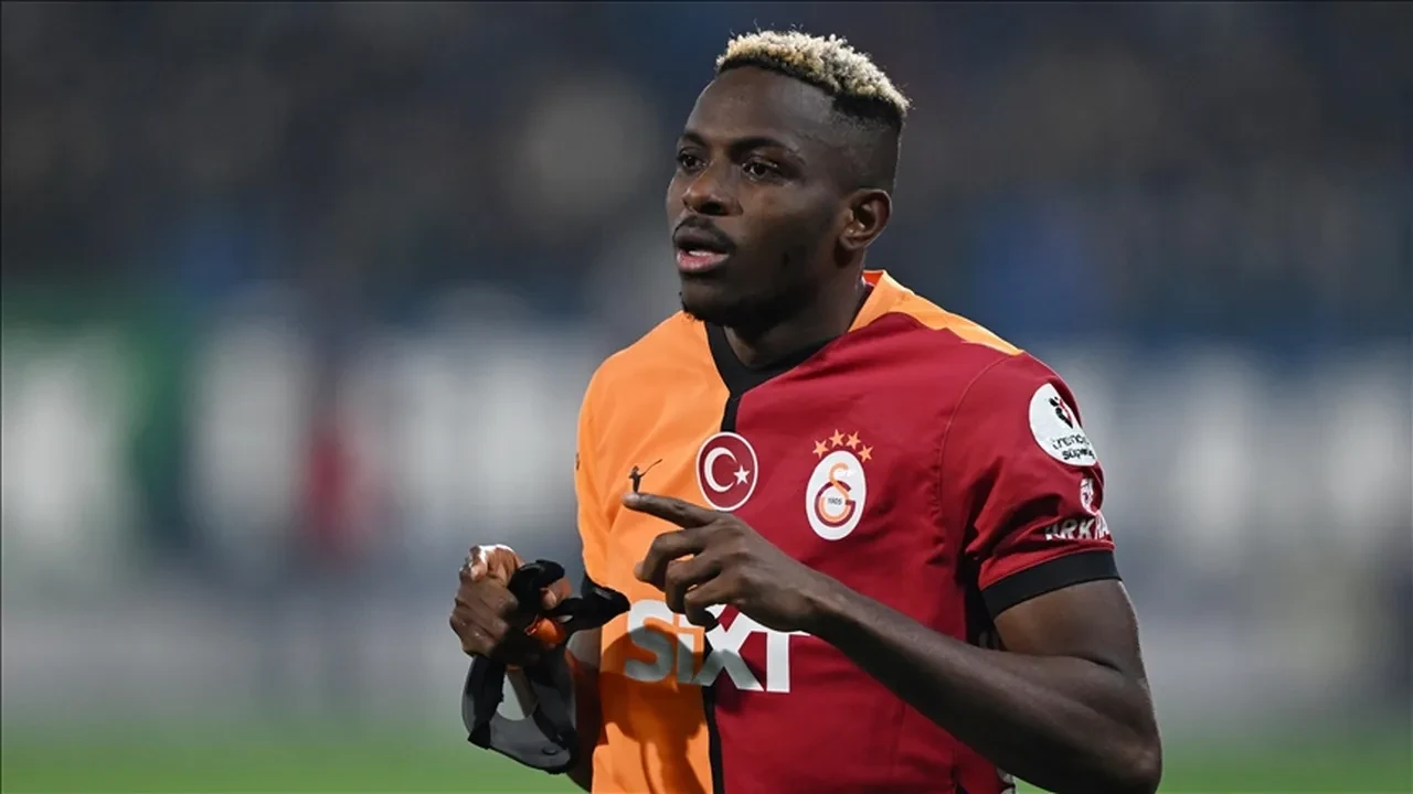 Osimhen uçağı ne zaman, saat kaçta İstanbul'a gelecek? Osimhen uçak canlı takip kodu