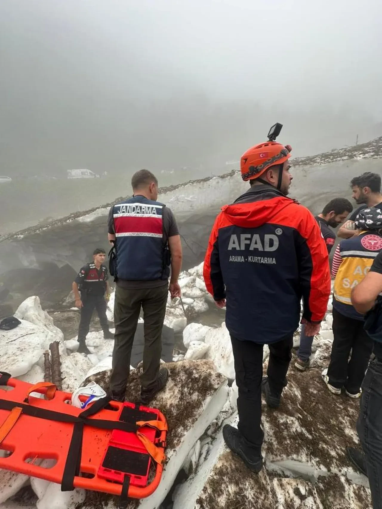 Rize'de yayla fotoğrafı merakı sonu oldu! Karın altında can verdi