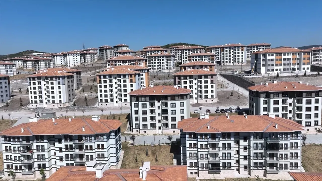 Sosyal konutlar bir bir yükseliyor! Bakan Kurum paylaştı