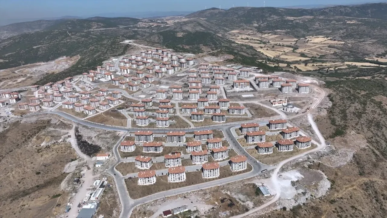 Sosyal konutlar bir bir yükseliyor! Bakan Kurum paylaştı
