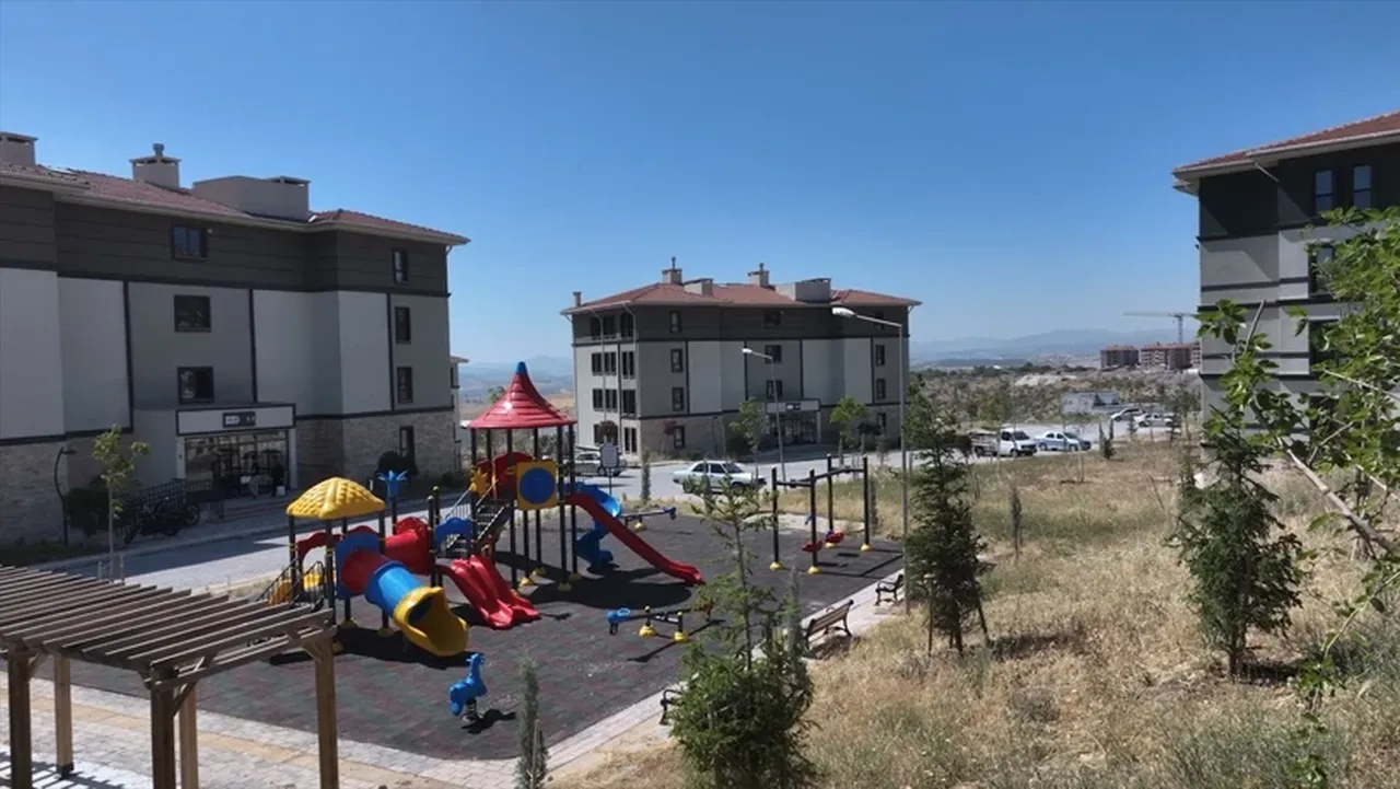 Sosyal konutlar bir bir yükseliyor! Bakan Kurum paylaştı