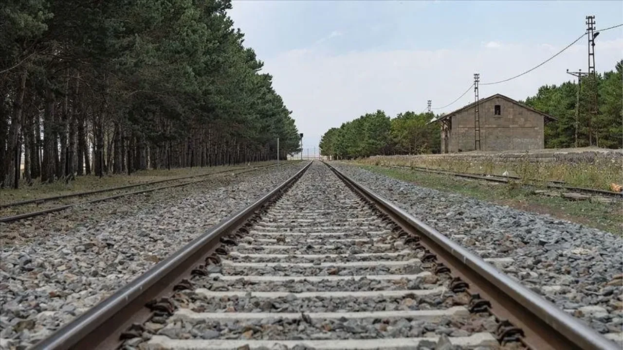 Türkiye ile Nahçıvan arası demiryolu için 2,4 milyar Euro finansman