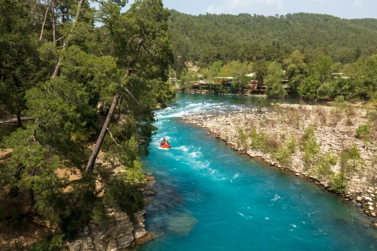 Türkiye’nin dijital turizm atağı: Meryem Uzerli ve Kaan Urgancıoğlu ile “Antalya Gambit” dünya sahnesinde