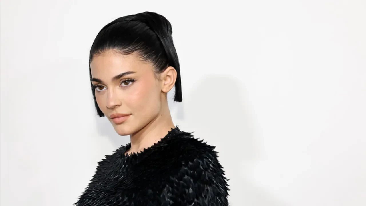 Yunanistan'ın en ünlü restoranı Kylie Jenner paylaşımıyla alay konusu oldu!