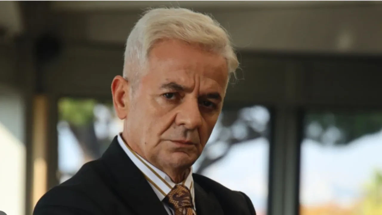  Zafer Algöz