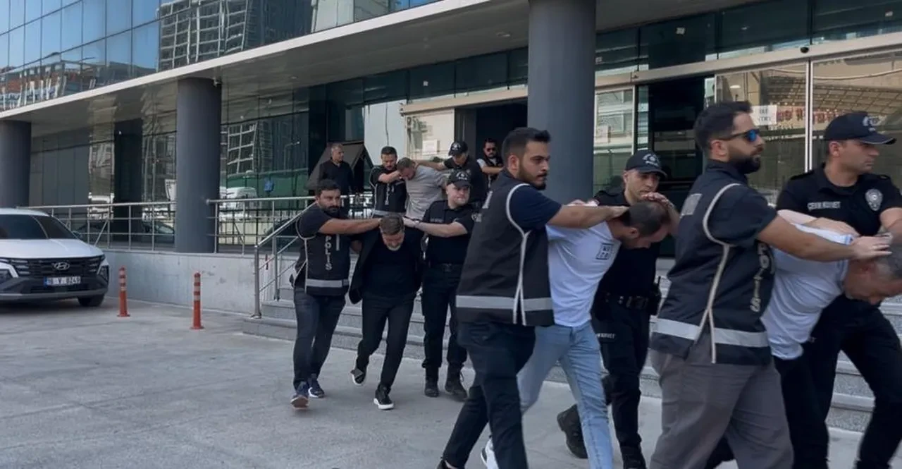 Bursa'da esnafa çöken 'Çetkinler' çetesi çökertildi: 17 şüpheli tutuklandı