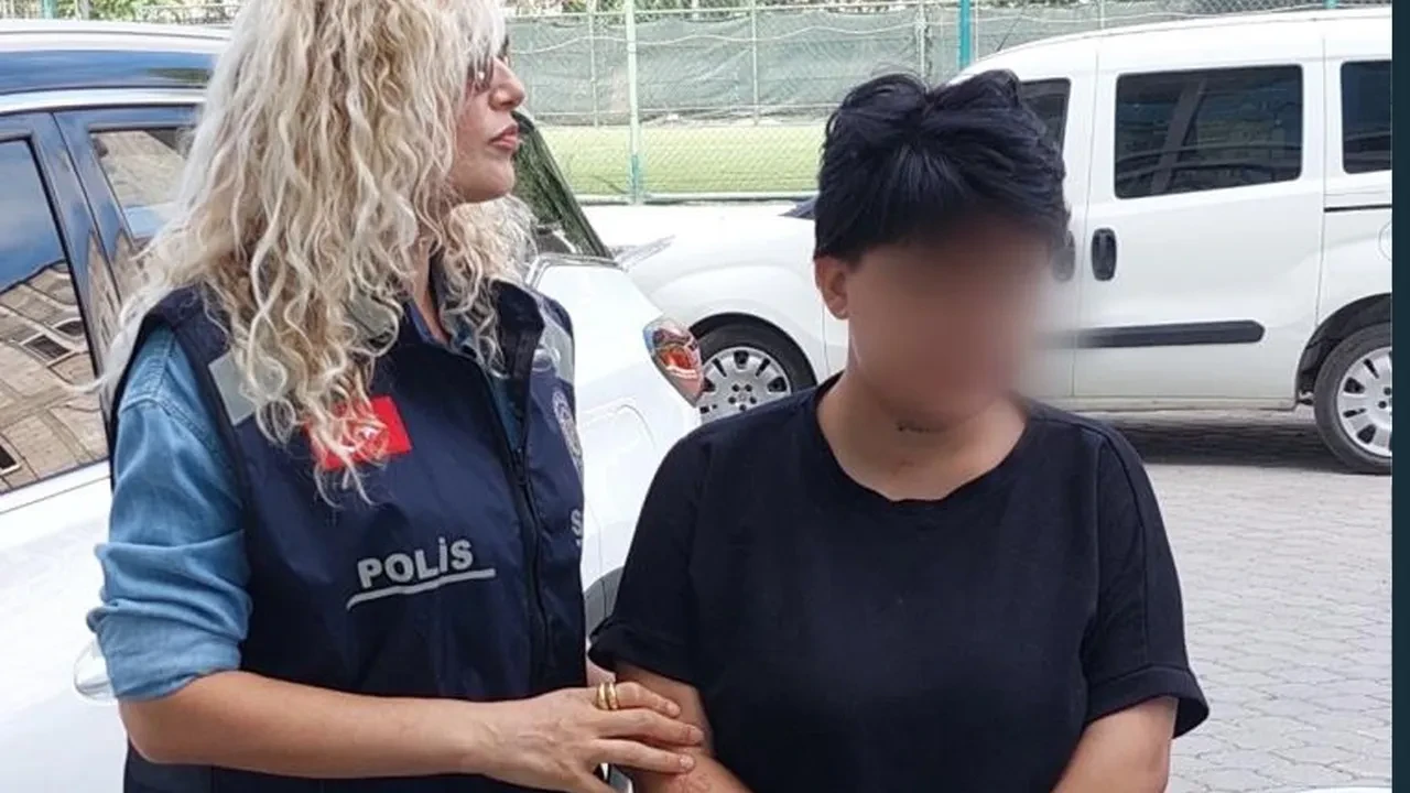 'Erkek arkadaşından ayrıl' diyen annesine hayatının şokunu yaşattı! Sözlerine kimse inanamadı