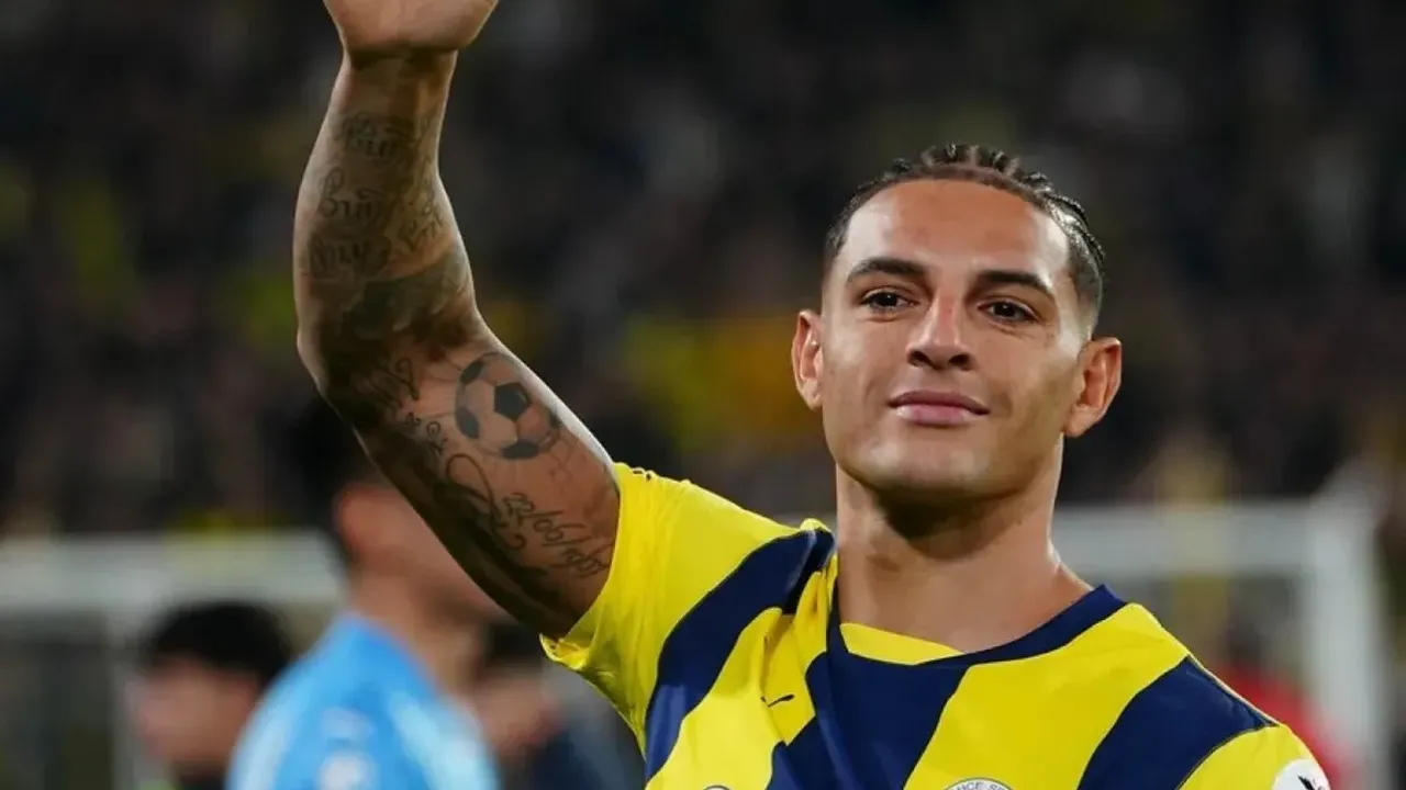 Fenerbahçe’de yıldız stopere teklif! En ciddi aday İngiltere'den