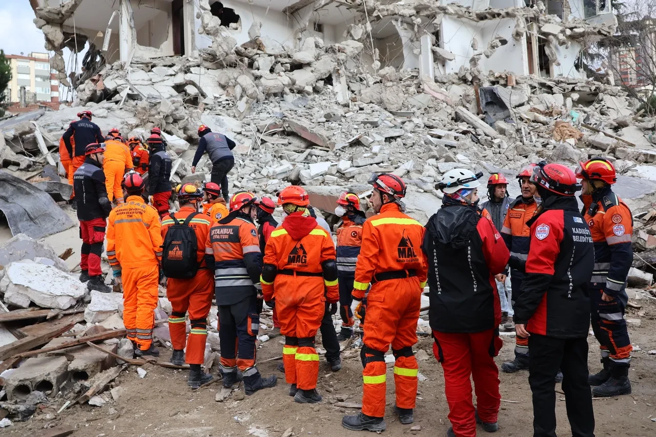 İstanbul deprem için hazır mı? Ünlü yerbilimciden çarpıcı sözler: 'Afet çantasıyla bu iş olmaz'