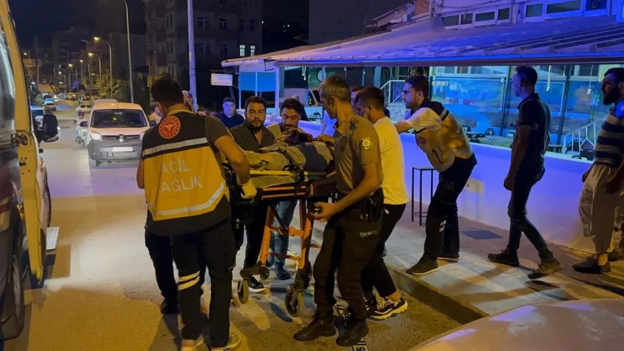 Kıraathane önünde dehşet! Kalbinden bıçakladılar