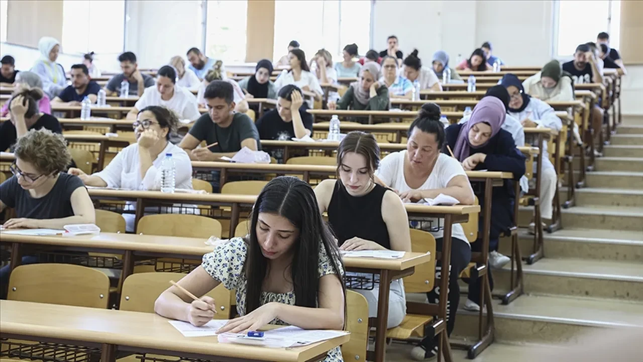 KPSS geç başvuru ücreti ne kadar? ÖSYM başvuruların başladığını açıkladı