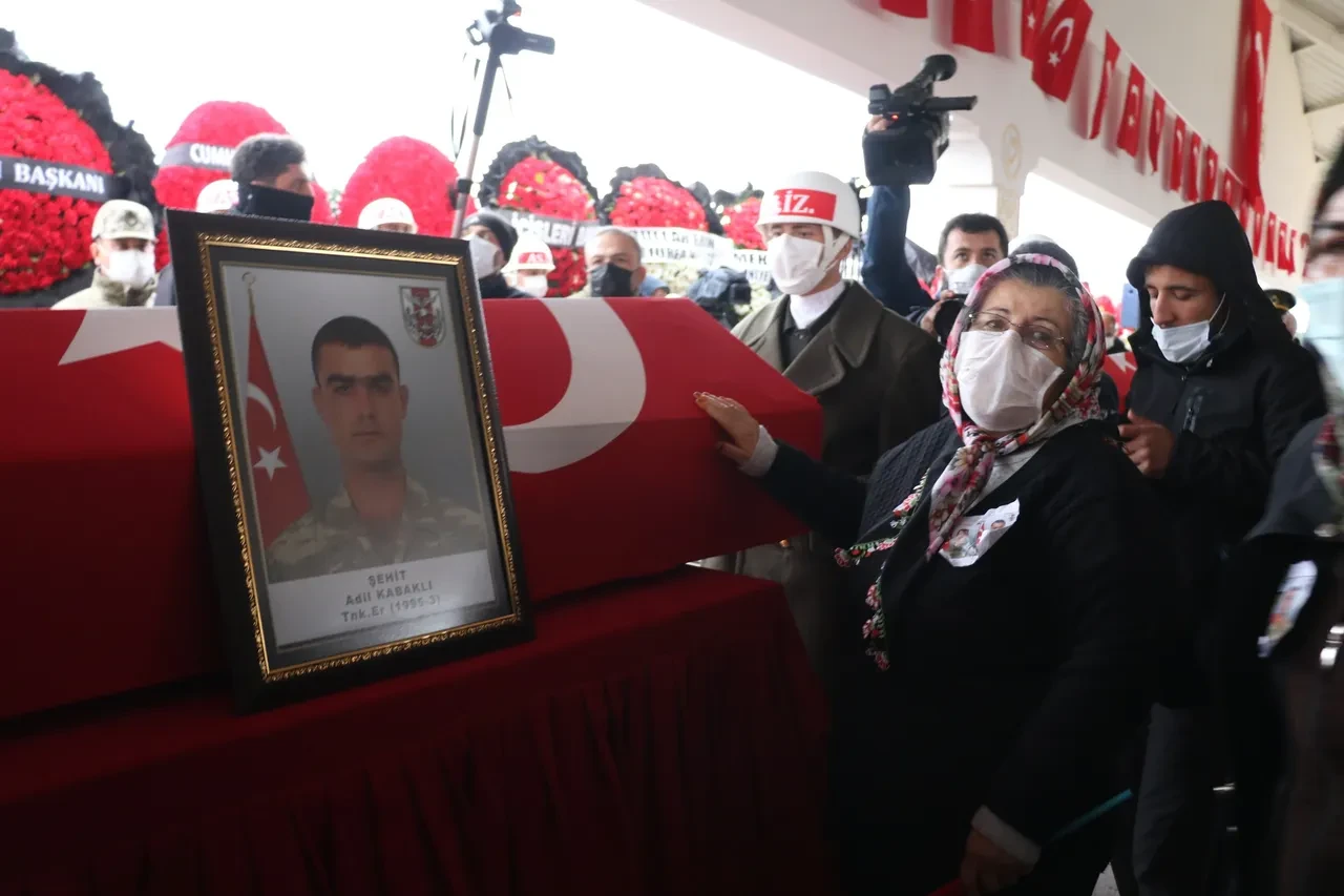 Şehit annesi oğlu tarafından dolandırıldı! Gözyaşları içinde yardım istedi