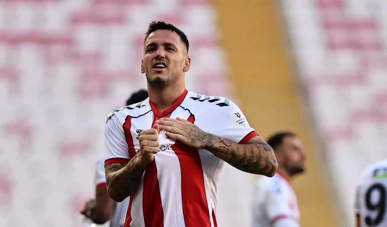 Sivasspor'da ayrılık haberi! Rey Manaj'ın yeni adresi belli oldu