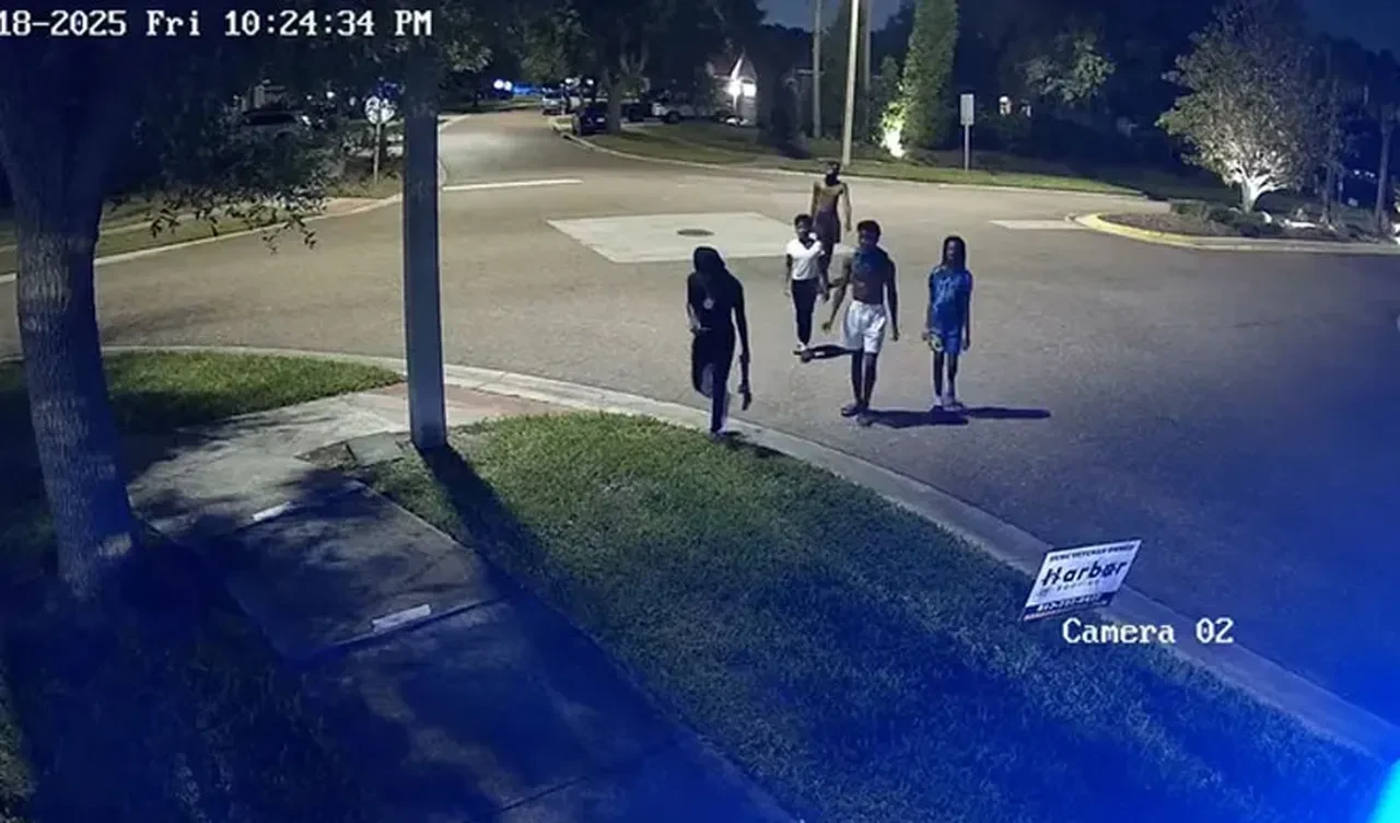 Sosyal medya akımı ülkeyi ayağa kaldırdı! Kapıları tekmeleyip ateş ediyorlar