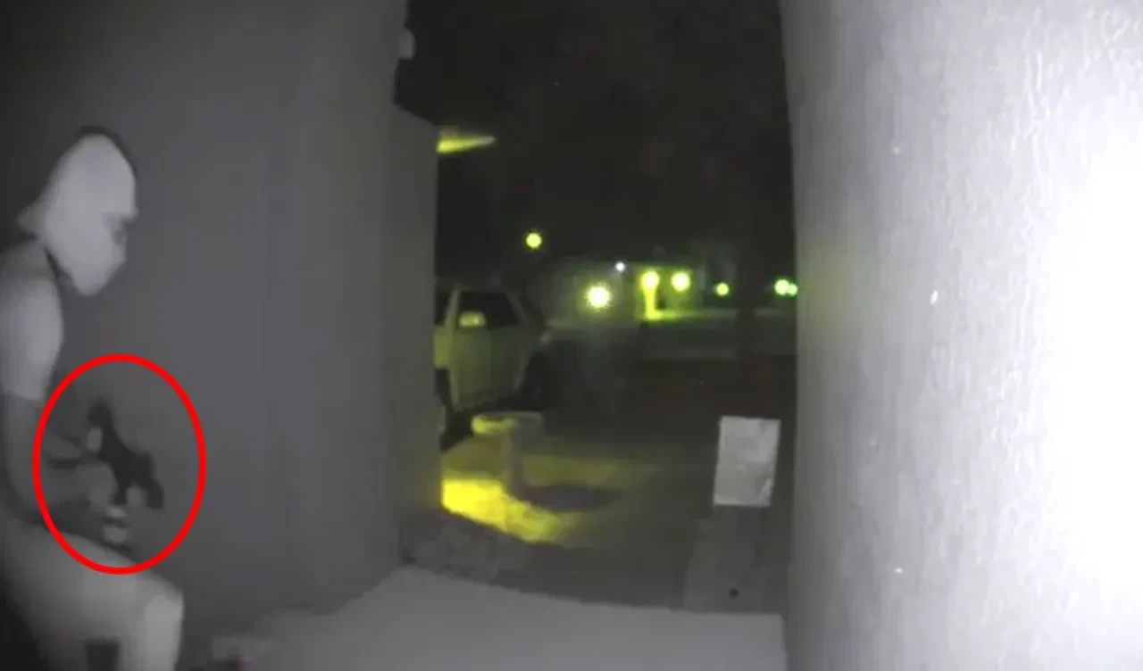 Sosyal medya akımı ülkeyi ayağa kaldırdı! Kapıları tekmeleyip ateş ediyorlar