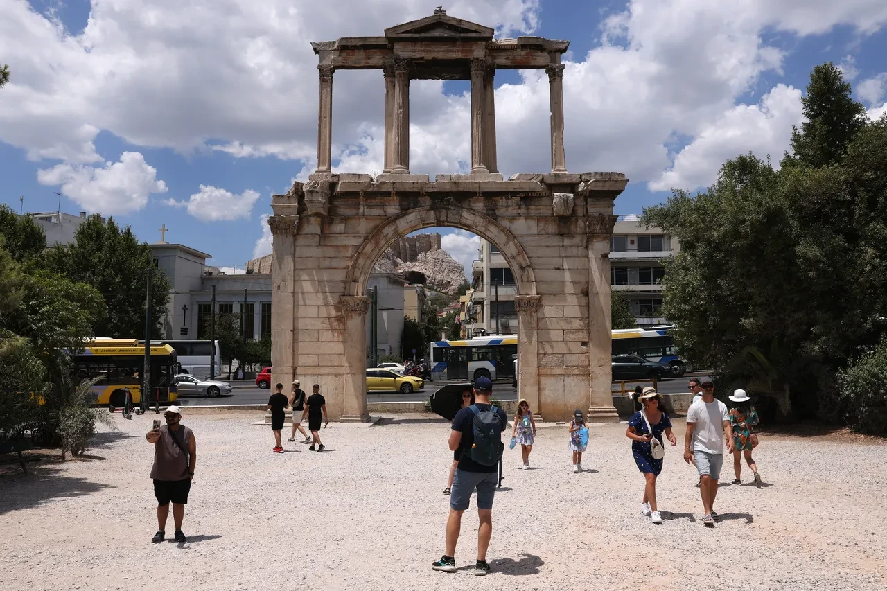 Ülkede aşırı sıcak alarmı! Bakanlık duyurdu: Saat 12.00-17.00 arası çalışmak yasak