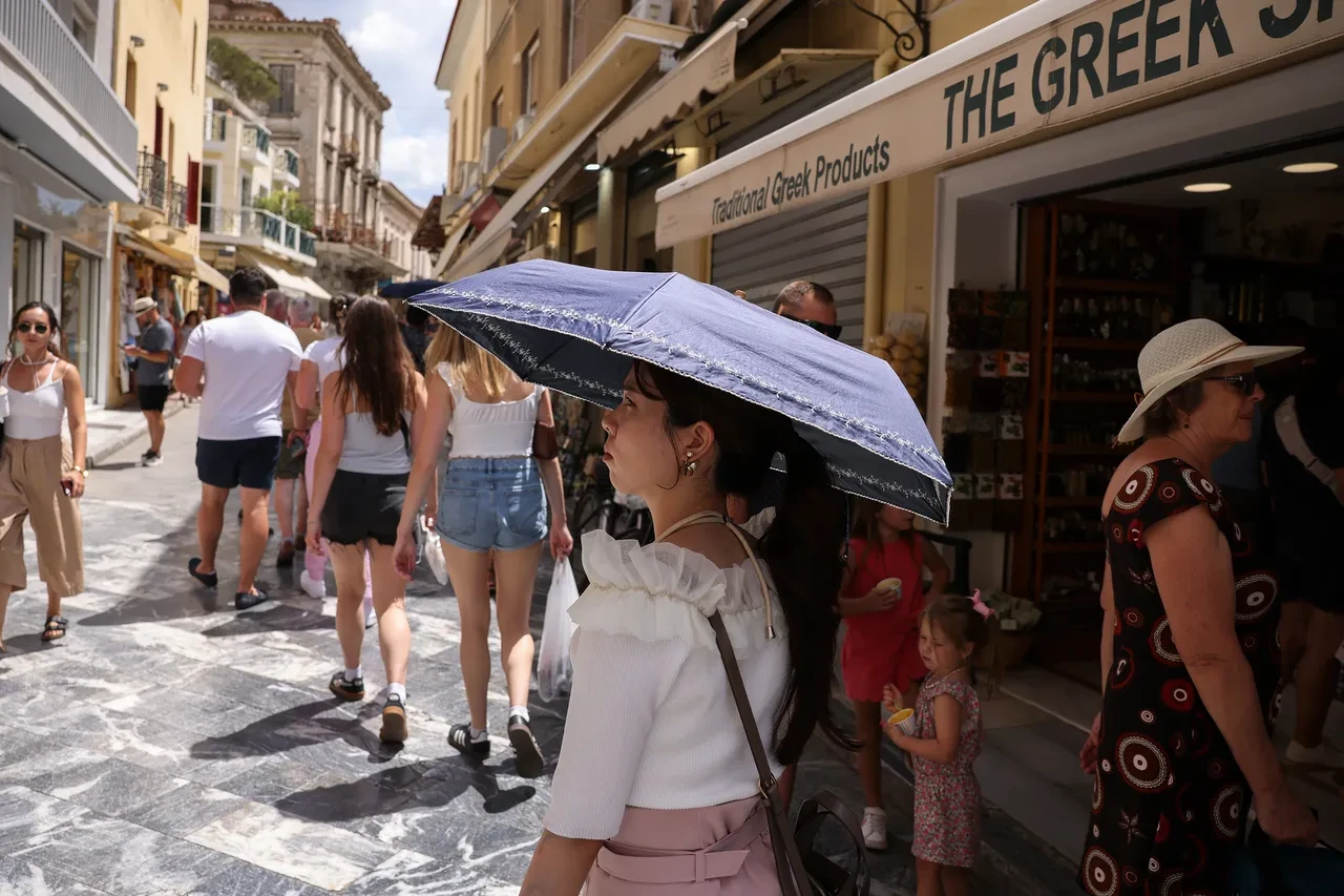 Ülkede aşırı sıcak alarmı! Bakanlık duyurdu: Saat 12.00-17.00 arası çalışmak yasak
