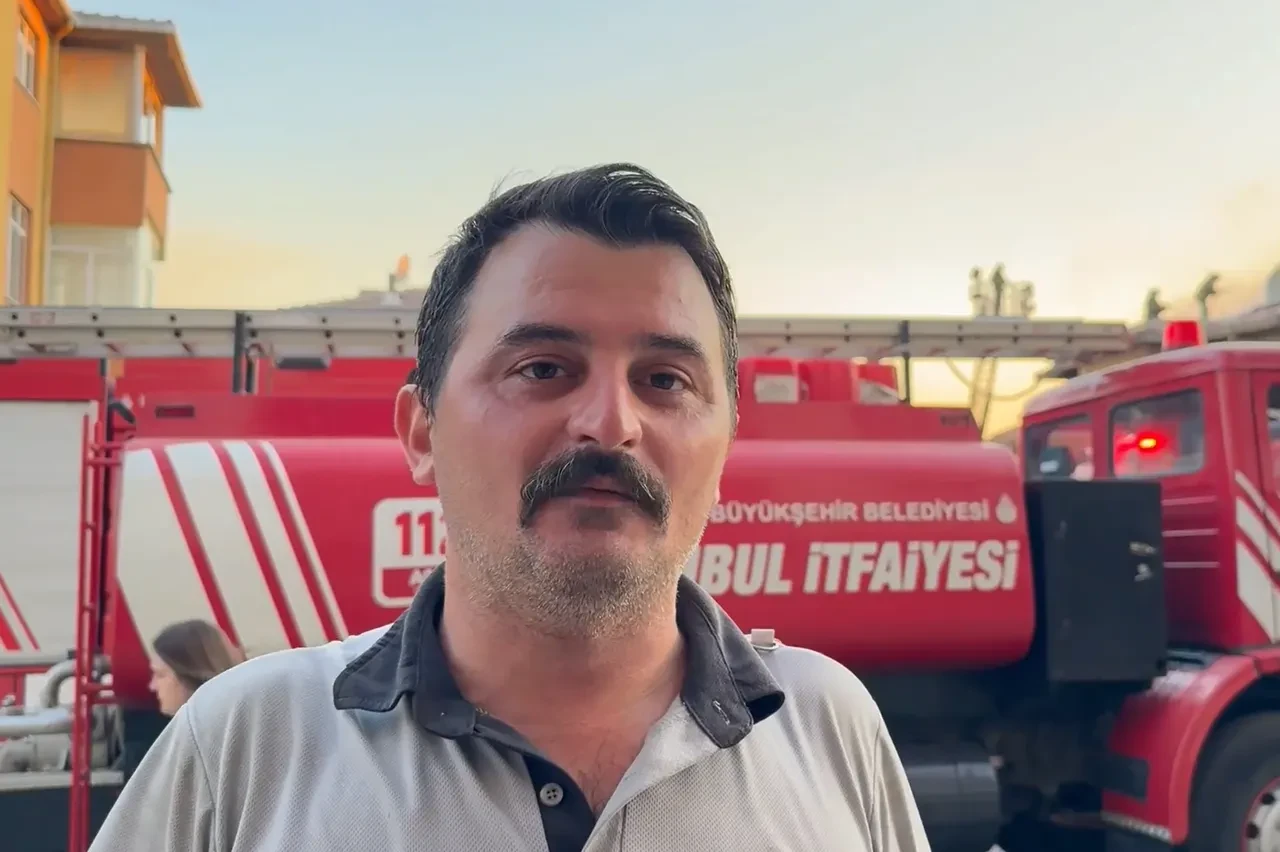 Üsküdar'da korkutan yangın! Çatıda mangal keyfi kötü bitti