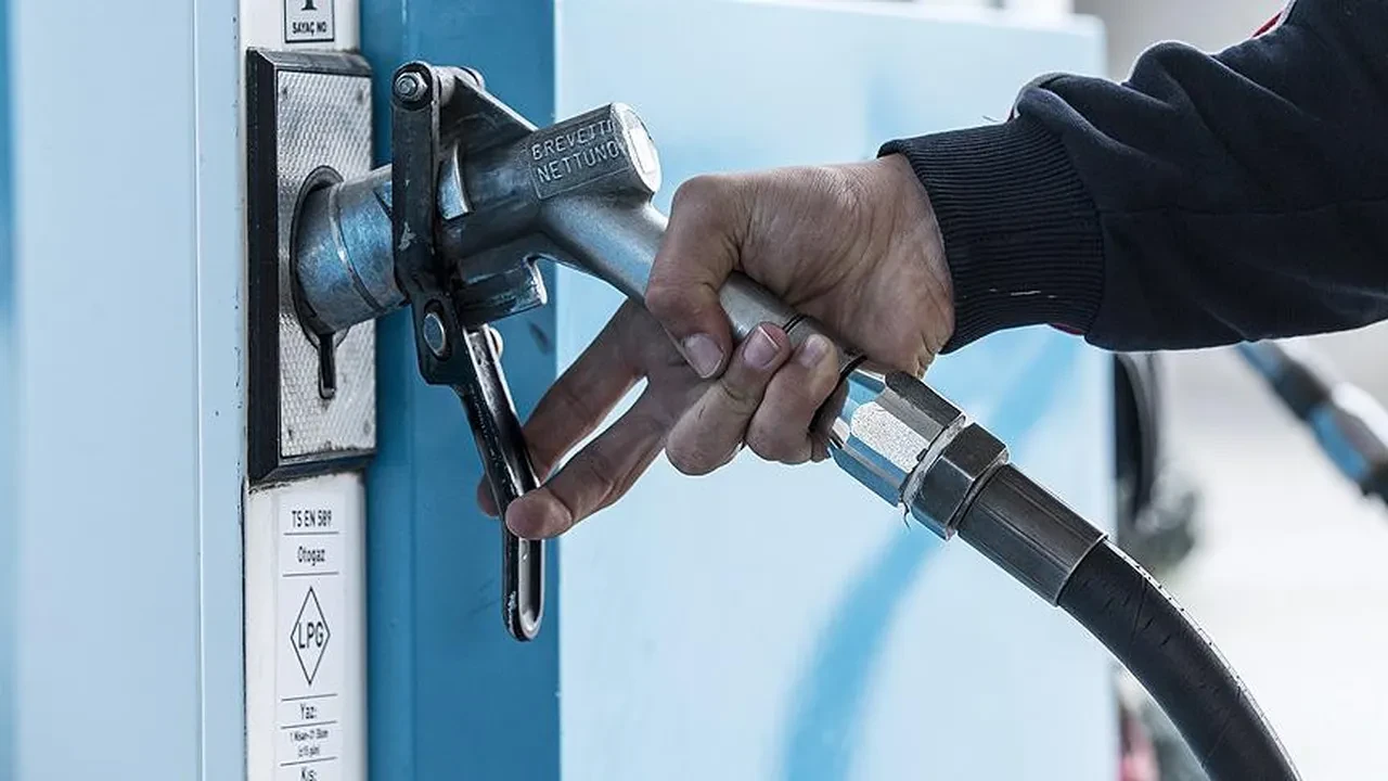 Araç sahipleri dikkat! LPG'ye zam yolda: İşte 24 Temmuz güncel benzin, motorin ve LPG fiyatları